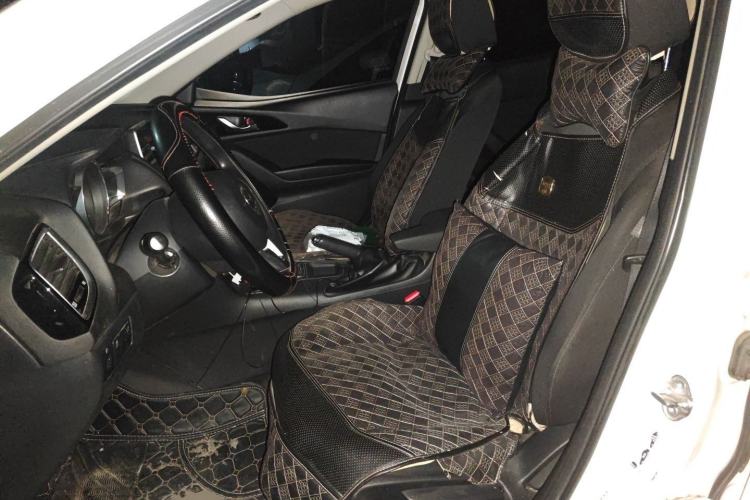 Used Mazda 3 Axela 2016 Sedan 1.5L Automatic Comfort Model