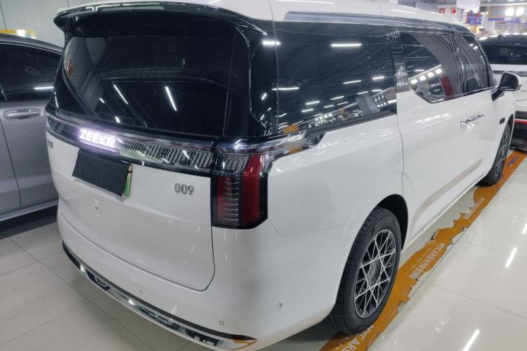 Used Zeekr 009 2024 Six-Seat Executive Version 4WD 108 kWh