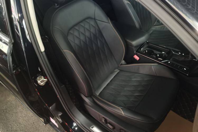 Used Volkswagen Passat 2019 330TSI Luxury Edition China VI Standard