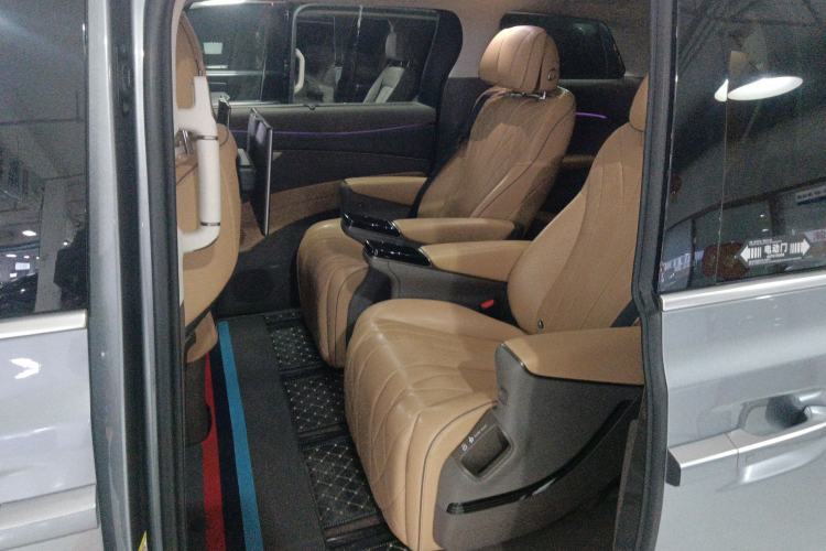 Used Denza D9 2022 DM-i 970 Four-Wheel Drive Flagship Model
