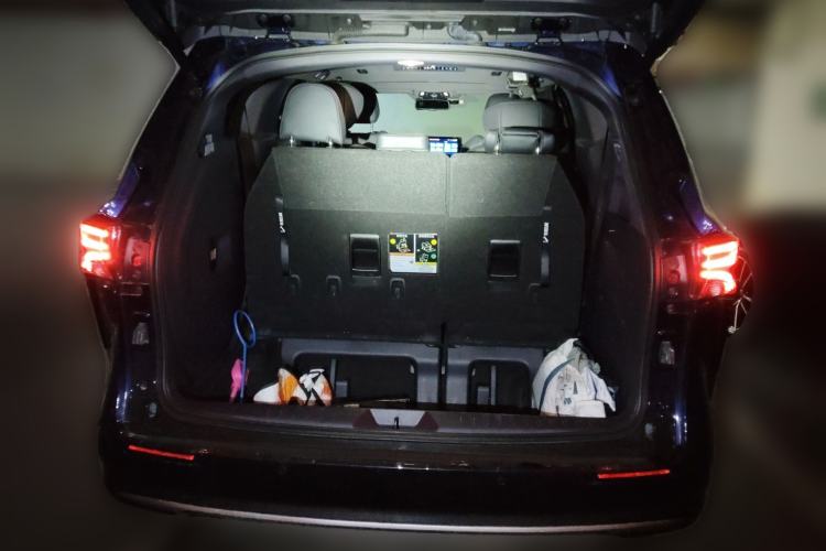 Used Toyota SIENNA 2021 2.5L Hybrid Premium Edition Trunk