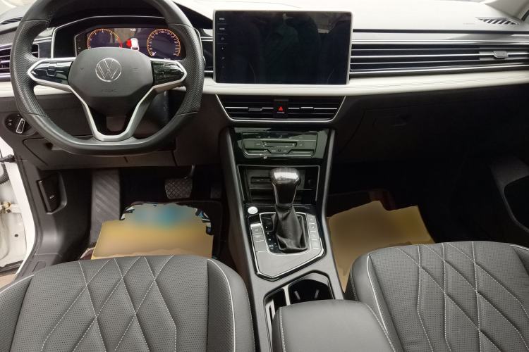 Used Volkswagen Tiguan L 2023 330TSI Automatic Two-Wheel Drive Smart Edition Center Console