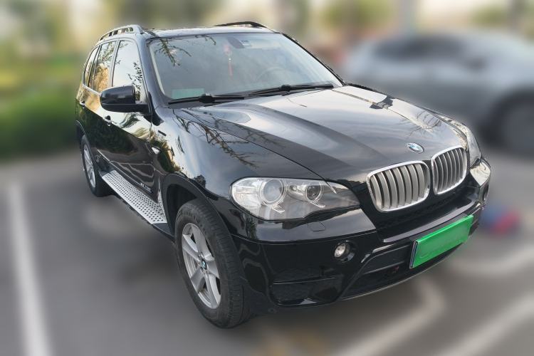Used BMW X5 2013 xDrive35i Leading Model Front Right 45 Deg