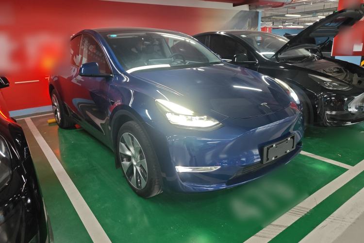 Used Tesla Model Y 2021 Long-Range All-Wheel-Drive Version 3D7