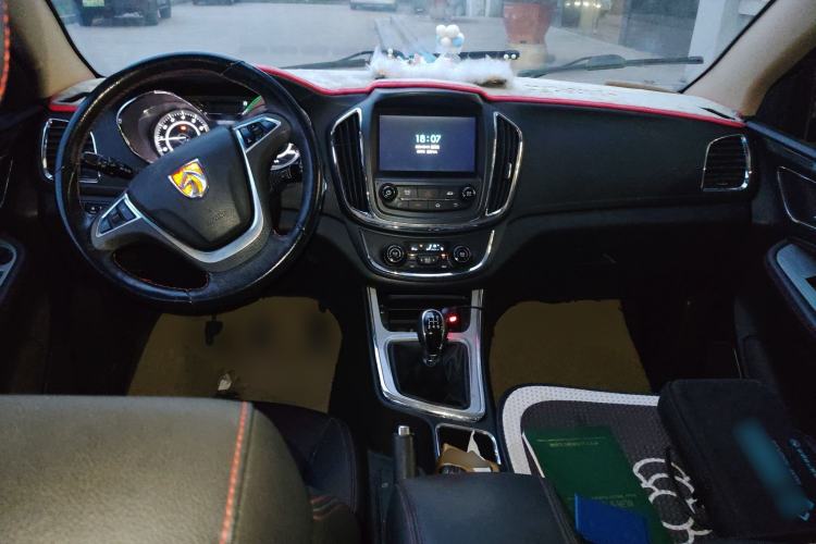 Used Baojun 560 2015 1.8L manual luxury version