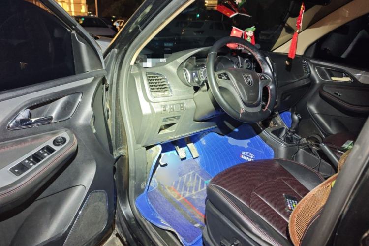 Used Baojun 560 2016 1.5T Manual Luxury Model Driver Seat