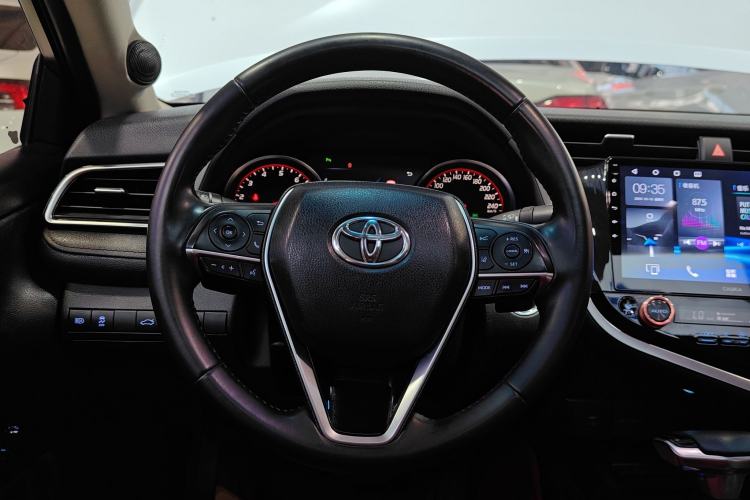 Used Toyota Camry 2018 2.0S FENGSHANG Edition
