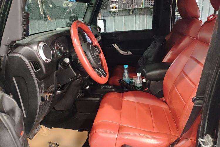 Used Jeep Wrangler 2012 3.6L Sahara Four-Door Edition
