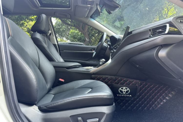 Used Toyota Camry 2021 2.0G Luxury Edition
