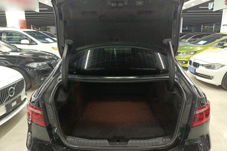 Used Jaguar XFL 2022 XFL 2.0T P250 Two-Wheel-Drive Prestige Luxury Edition
