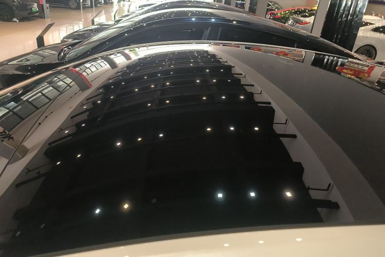 Used Tesla Model Y 2022 Long-Range All-Wheel-Drive Version Roof