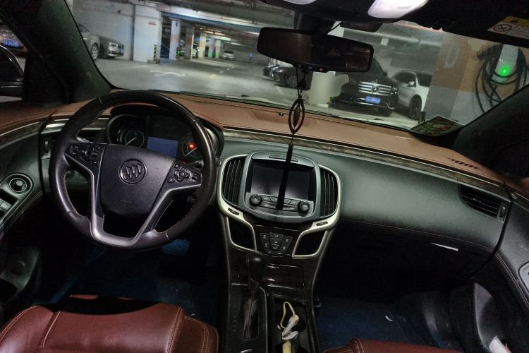 Used Buick LaCrosse 2013 2.4L SIDI Elite Comfort Version Center Console