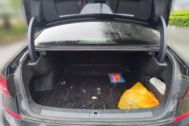 Used Volkswagen Passat 2019 330TSI Luxury Edition China VI Standard Trunk