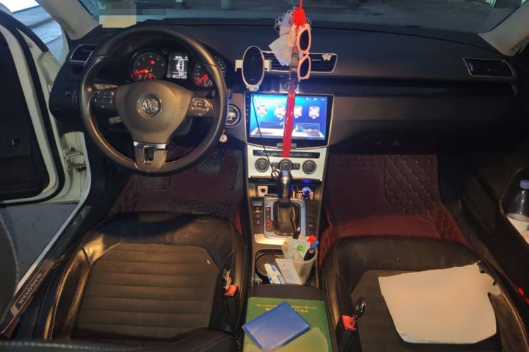 Used Volkswagen Magotan 2015 Facelift 1.8TSI Luxury Model Center Console