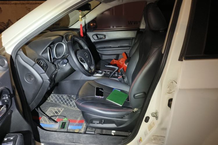 Used GAC Trumpchi GS5 2012 2.0L Automatic Two-Wheel Drive Anniversary Edition Left Front Seat