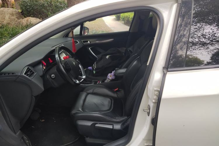 Used DS 5LS 2014 1.6T Elegant Version THP160