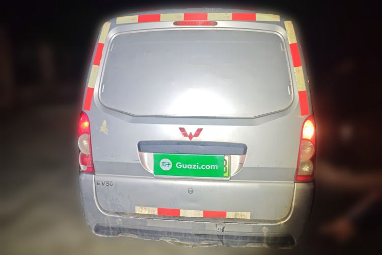 Used Wuling EV50 2021 Van Logistics Vehicle Lishen 41.6kWh Tongyu Electric Control System
