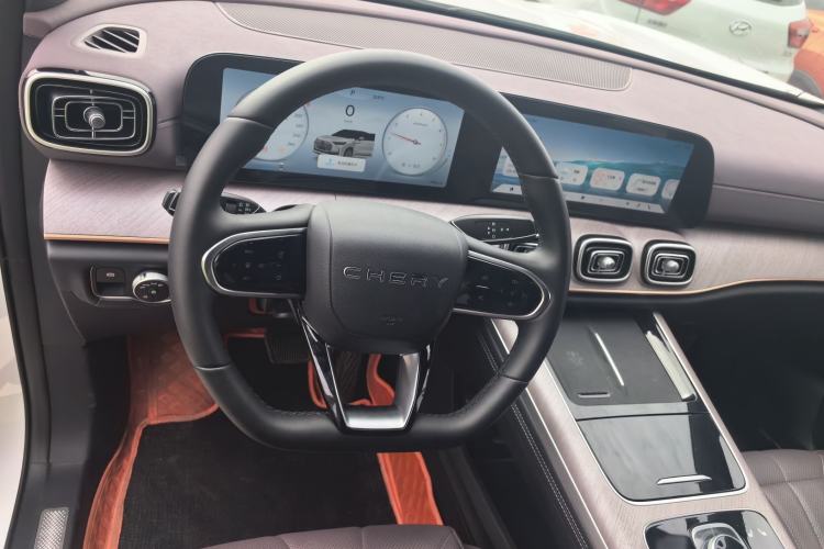 Used Chery Tiggo 9 2025 2.0T Automatic Two-Wheel Drive Luxury Edition 5 Seats Steering Wheel