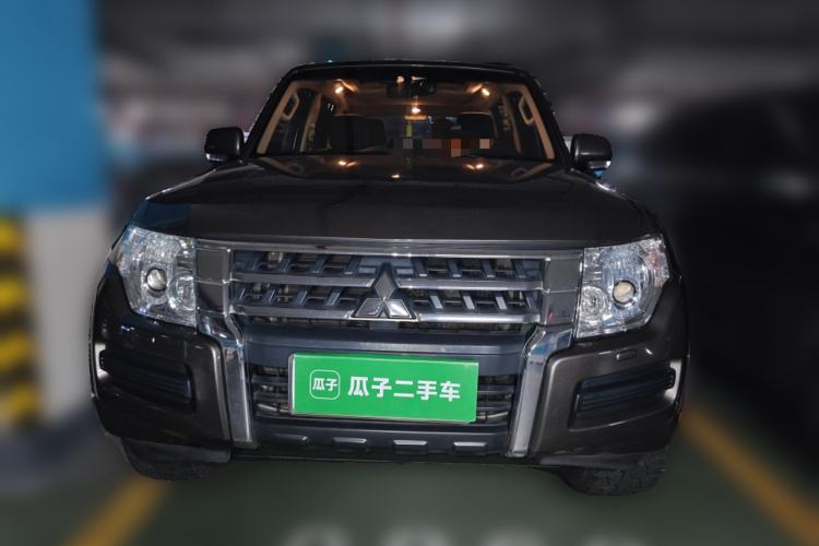 Used Mitsubishi Pajero 2015 3.0L Automatic Luxury Version China IV Standard