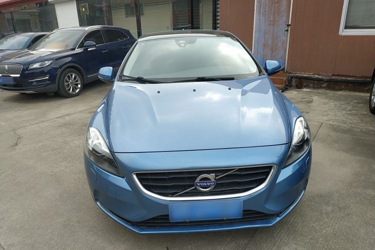 Used Volvo V40 2016 T3 Zhiyi Edition
