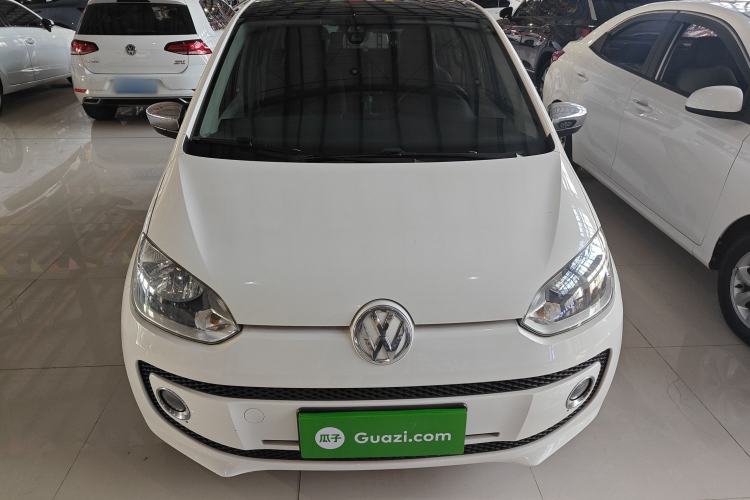 Used Volkswagen up! 2015 1.0L go high!