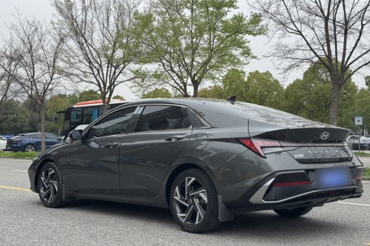 Used Hyundai Elantra 2023 1.5L CVT LUX Prestige Edition Exterior 2