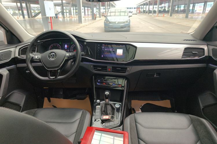 Used Volkswagen Tayron 2020 330TSI Two-Wheel Drive Luxury Smart Connectivity Version Center Console