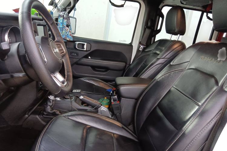 Used Jeep Wrangler 2019 2.0T Sahara Four-Door Version China VI Emission Standard