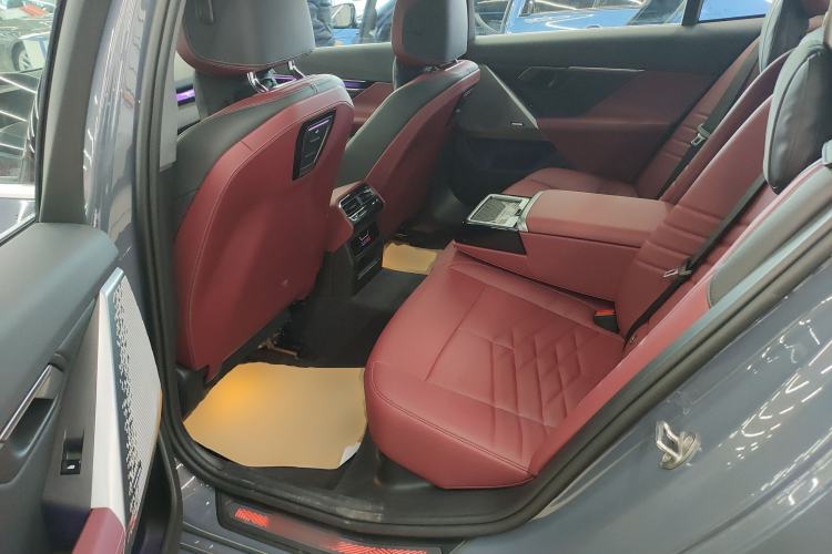 Used BMW i5 2024 eDrive 35L Prestige Luxury Package
