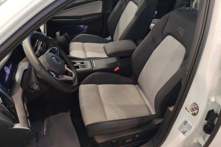 Used Volkswagen Golf 2025 300TSI R-Line Left Front Seat