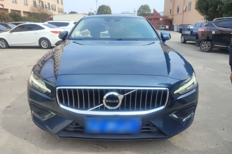 Used Volvo S60 2020 T4 Zhiyi Luxury Edition
