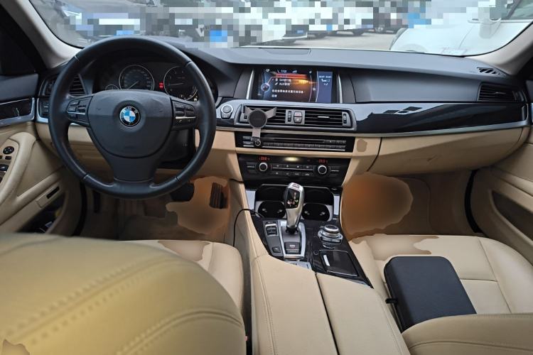 Used BMW 5 Series 2014 520i Elegant Edition
