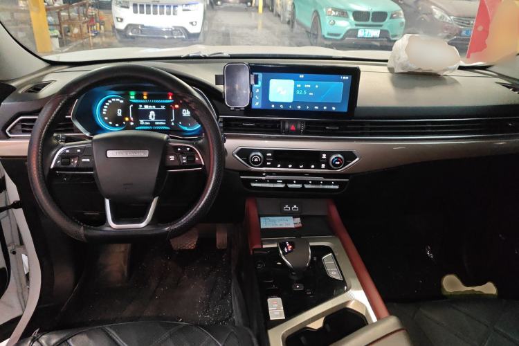 Used JETOUR X70 2023 1.5T DCT Overpass PRO+ Edition 7 Seats Center Console