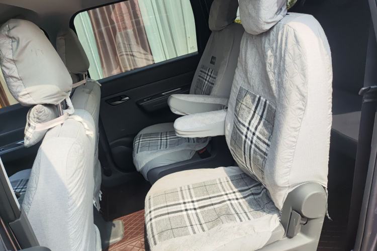 Used Wuling Hongguang New Energy 2025 Extended-Range Hybrid 50KM Comfort Version Left Rear Seat