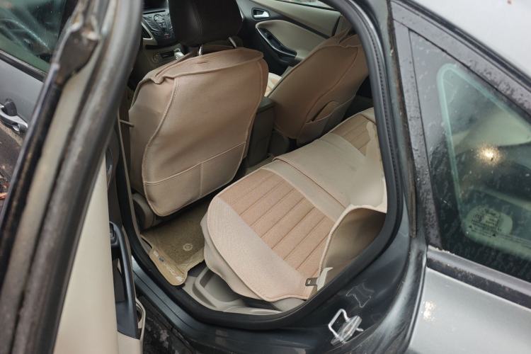 Used Ford Focus 2012 Sedan 1.6L Automatic Fashion Edition