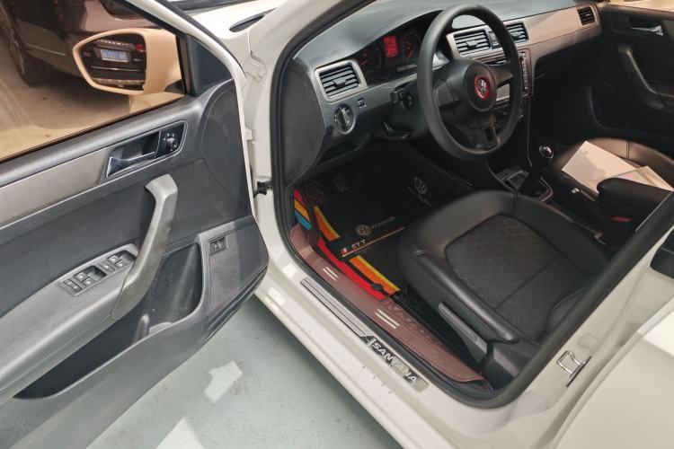 Used Volkswagen Santana 2015 1.6L Manual Comfort Edition Driver Seat