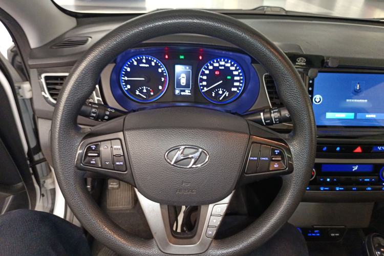 Used Hyundai Mistra 2014 1.8L Automatic Smart GLS Steering Wheel