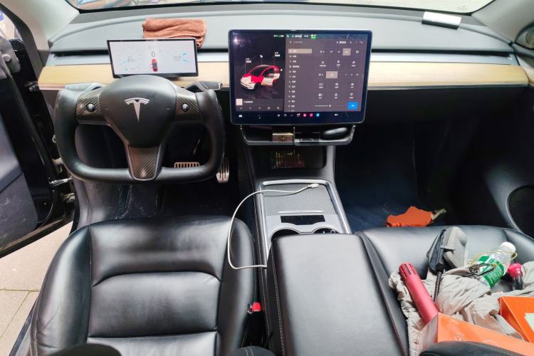 Used Tesla Model Y 2022 Long-Range All-Wheel-Drive Version