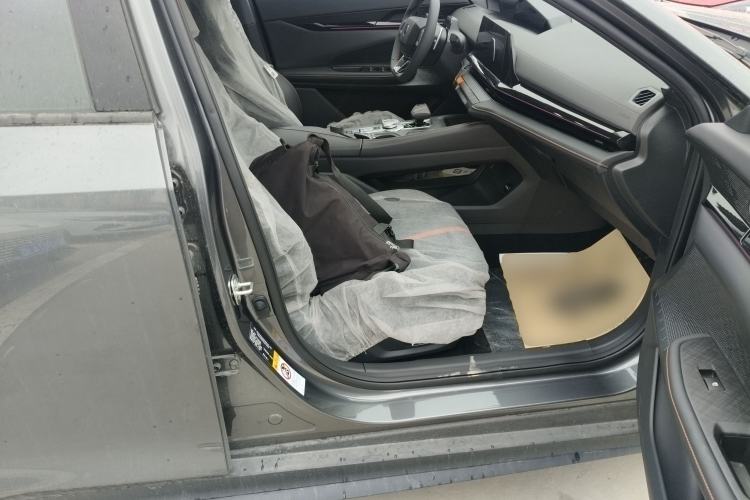 Used Changan UNI-V 2024 1.5T Prestige Edition