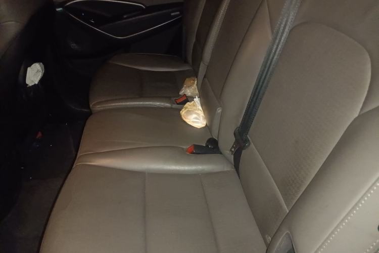 Used Hyundai Grand SantaFe 2013 3.0L 7-Seater 4x4 Flagship Edition Left Rear Seat