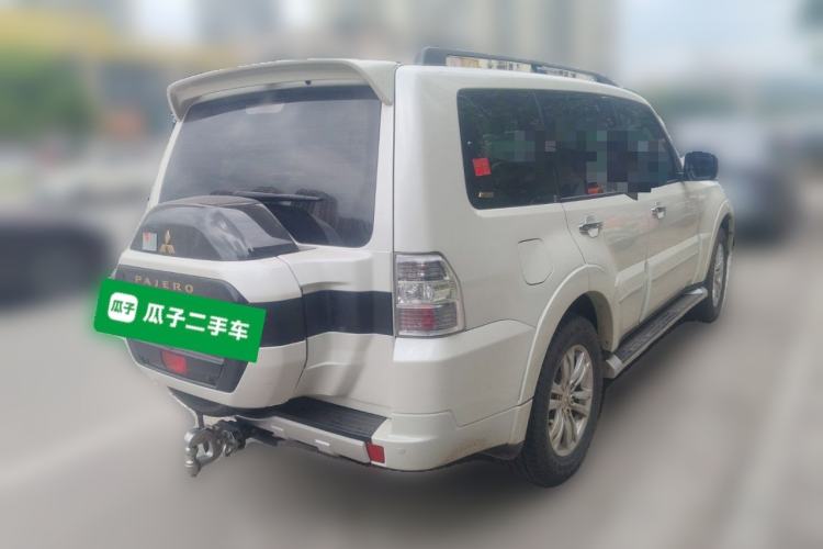 Used Mitsubishi Pajero  Rear Right 45 Deg