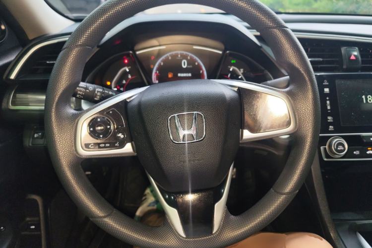 Used Honda Civic 2019 220TURBO CVT Dynamic Edition China VI Emission Standard Steering Wheel
