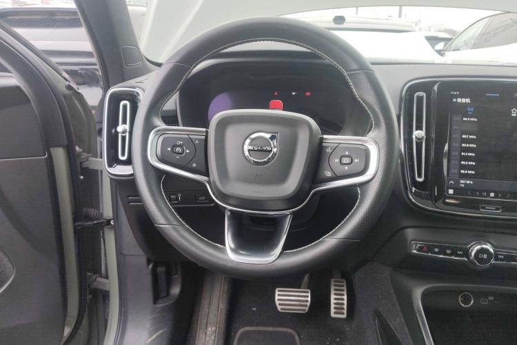 Used Volvo XC40 New Energy 2021 P8 Pure Electric All-Wheel Drive Smart Luxury Sport Edition Steering Wheel