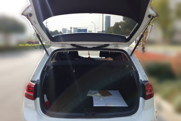 Used Volkswagen Golf 2017 1.6L Automatic Comfort Million-Vehicle Anniversary Edition