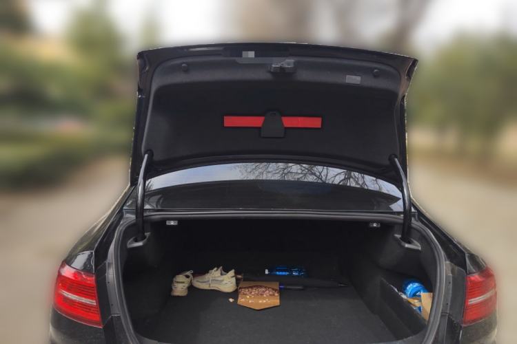 Used Volkswagen Magotan 2017 330TSI DSG Luxury Model Trunk