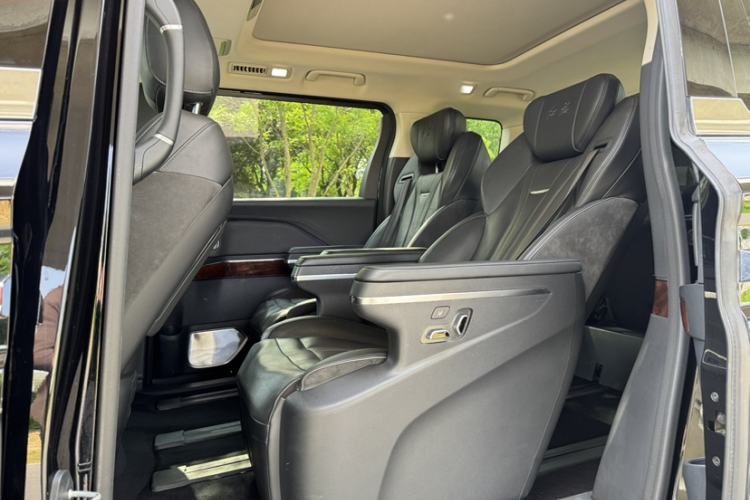 Used Hongqi HQ9 2023 2.0T Smart Connect Flagship Edition Interior 3