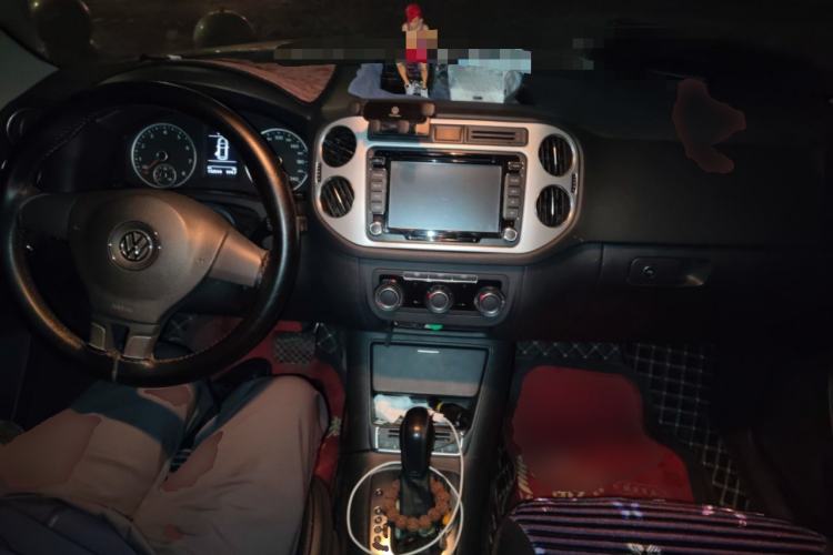 Used Volkswagen Tiguan 2015 1.8TSI Automatic Two-Wheel Drive Trend Edition Center Console