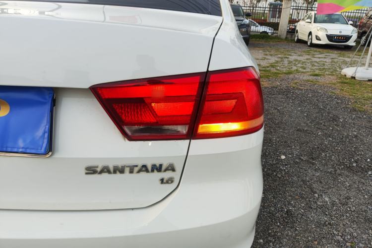 Used Volkswagen Santana 2015 1.6L Manual Fashion Edition Exterior 3