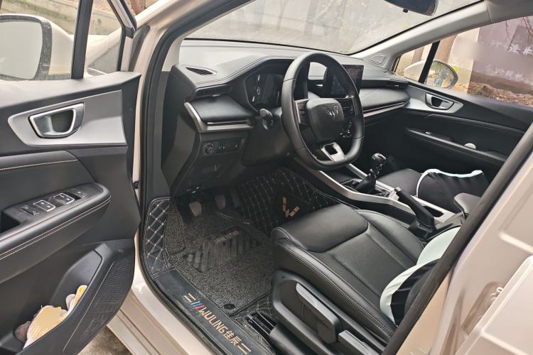 Used Wuling Jiachen 2022 1.5T Manual Light Enjoyment Dynamic Version