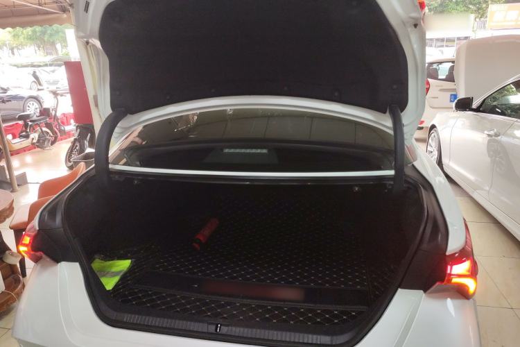 Used Toyota Avalon 2022 2.5L Luxury Edition Trunk